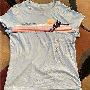 Levi’s t-shirt